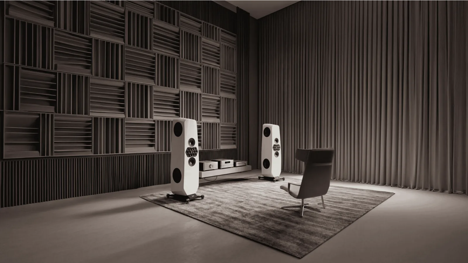 ELAC l809 product image